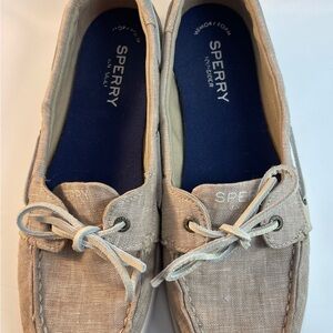 Sperry Women’s Tan Boat Shoes